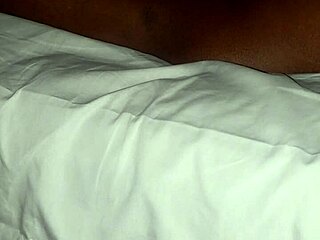 tongue action on 100 eat it up