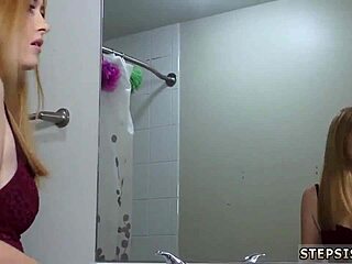 شابة شعرها أحمر تلتهم كس عجوز في أول ظهور جامعي