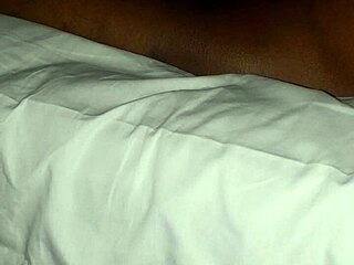 tongue action on 100 eat it up