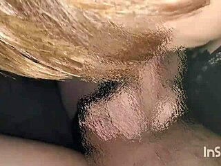 japanese amateur gives outdoor blowjob and handjob