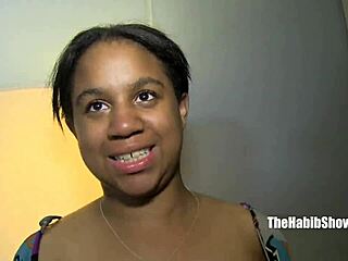 מתחילנית דייזי רד מזויינת על ידי קימברלי צ'י ורומא מייג'ור