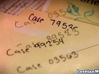 Watch This Babe Scissoring In A Hot Threeway?