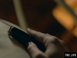 Frenzied Milf Uses Vibrator to Cum Hard in Bath