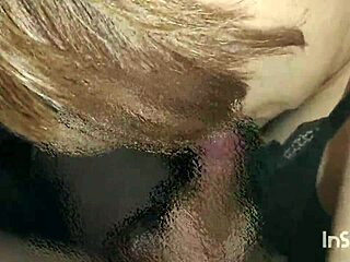 japanese amateur gives outdoor blowjob and handjob