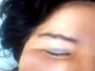 gorda shows tits and vagina on video call.