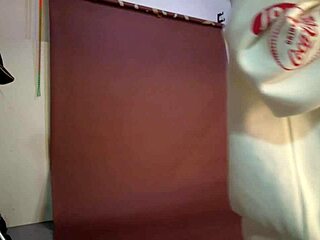 melena maria rya backstage nude shooting