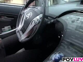 الصغيرة الضيقة أوبري سكاي في نيك بزاوية الشاهد POV