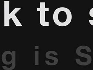 חזה קטן 18+ מושכת את ליה במשחק סולו