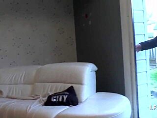 I can’t believe I’m in this French amateur porno scene.