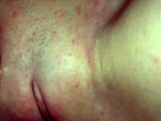 Amateur vrouw gefist en hard spuitend, wauw!