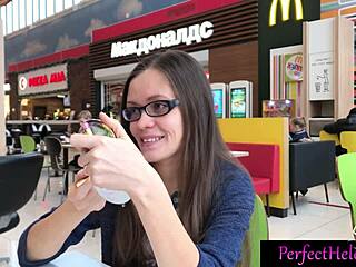 Hot Girl Swallows Stranger's Cum After Public Blowjob At Resort