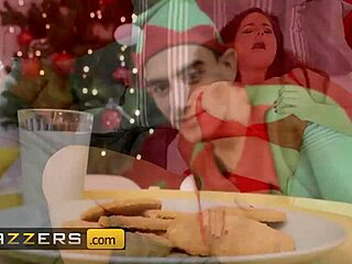 קתי הוון מאוננת ומחכה לסנטה, אבל ג'ורדי האלף מפתיע אותה במקום - ברזרס