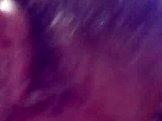 Brazilian shemale gives oral in the car! Quick and hot!