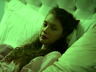 Už jsi viděl Jane Wilde a Elena Koshka v tabu deepthroat akci? Poslední polibek se zvrhne v divočinu!