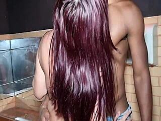 我在豪宅里和巨大黑鸡巴搞三人行