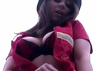 Firefighter woman, ready for anal in the pool?