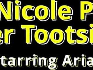Aria Nicole paints her tootsies on Beat2Feet.com