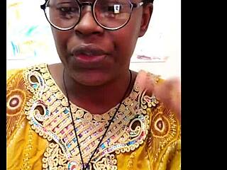 Siyah MILF’in vahşi anal ve rimjob seansı