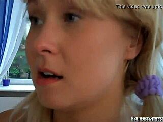 A young gay man explores desires in a new city