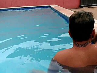 Телица 18+ с огромной жопой под монстр-член