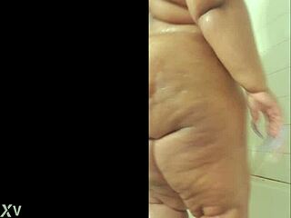 unique monique shows off big ebony tits and fat ass 😍