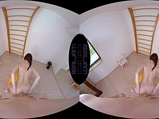 Momento de lluvia dorada con la gimnasta Katy Rose