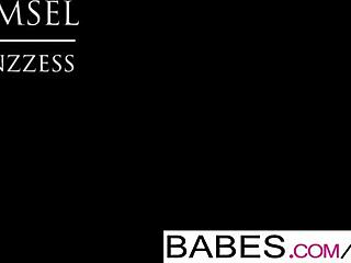 Babes Damsel with Blonde Teen 18+ Skinny Ass