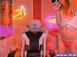 everybody is naughty, everybody is good, especially this sexy shemale.