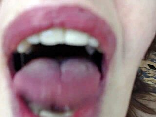 Cumming in these panties to make them sweet and smelly for delivery!