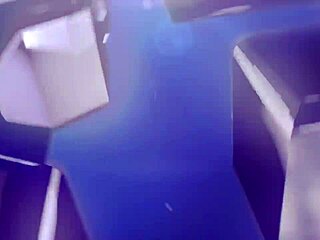 热辣年轻美女镜头前调皮狗爬式