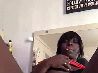 Emotional release in quick squirting session with ebony kuukiepie babe