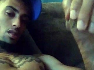 Hey Ossoarrogantt, show me how you stroke that tattooed body. I wanna see every move you make while you touch yourself.