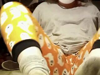 smelly dirty feet getting worshipped by young femdom