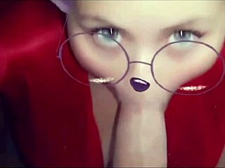 Wow, watch this beautiful girl give an amazing blowjob to her friend!