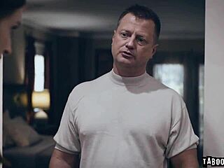 Desperata Maya knullar Nathan för hjälp i vilt möte.