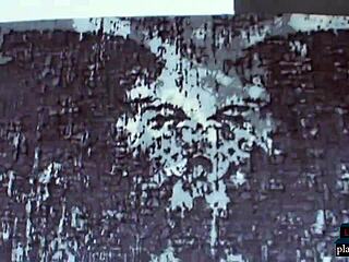 زوجين هواة 18+ يدعوان صديقة ليزبية ساخنة لثلاثية