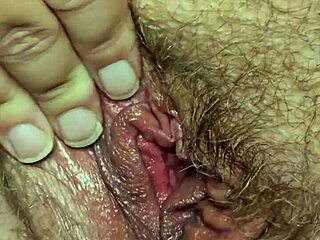 Hard squirt on pregnant pussy! 💦