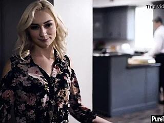 Milf moglie incazzata si tuffa in threesome infedele selvaggio 😈