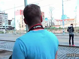 Bakire tatlı kız doktorun yardımıyla kızlık muayenesi ve binme yapıyor!