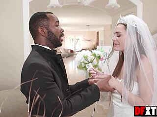 Pengantin Kecil Aften Opal Kena Gangbang Oleh Batang Hitam Besar