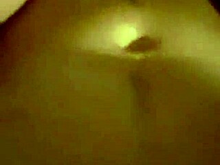 Wow, Memancut Atas Zakar Besar Semasa Urutan