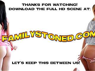 Mama vitregă Laura Bentley cu pizda matură futută tare de bambino