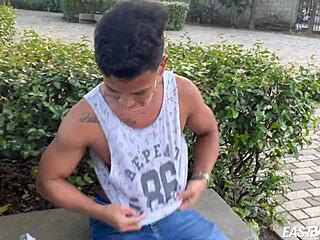 مقابلة عمل يد ساخنة مع بريت كولينز، توينك كولومبي عضلي وقضيب كبير