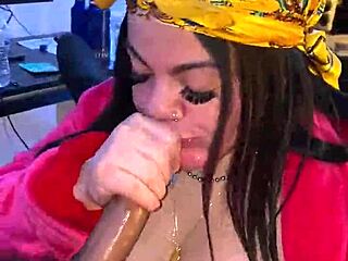 Sprinkles gives sloppy head to big cock while showing her ass