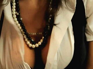 Amateur Latinas Heat Up Webcam with Lesbian Action