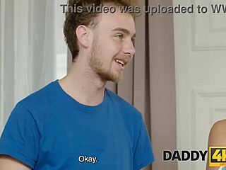 Yeni Kızın Islak Tıraşlı Amcığı Kayınpeder Tarafından Yalanılıyor