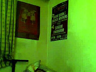 히든캠이 강렬한 자위와 미친 자위 세션 잡아냄