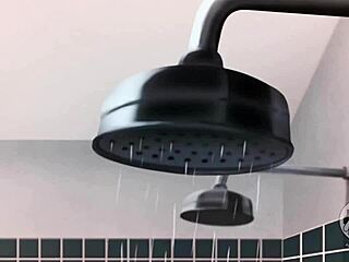 duchas del gimnasio tras entrenamiento intenso