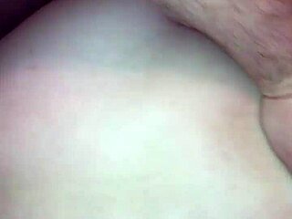 Hon älskar anal, den otrogna MILFen