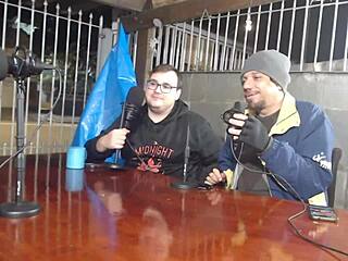 Amateurs discuss naughty topics in the incancelaveis podcast with bluezao